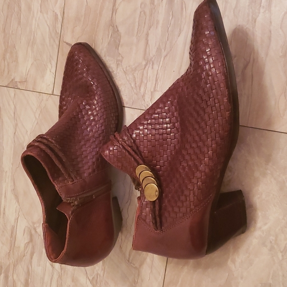 VINTAGE Valerie Steven's Leather Booties - Picture 6 of 6